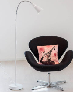 Gulvlampen best af by rydens i den hvide farve