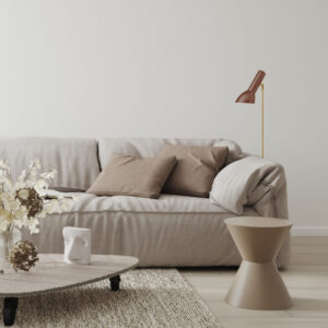 CPH lightings oblique gulvlampe ved sofaen