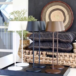 LOOM Design Modi med kompakt og moderne udtryk, ideel som stemningsbelysning i både private og professionelle miljøer.