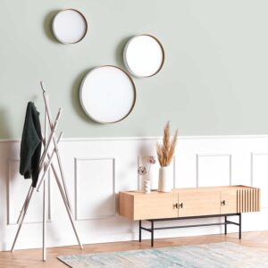 LOOM Design Lucia lampe med elegant rundform og blød lysfordeling, perfekt til hyggelig og stilfuld belysning.
